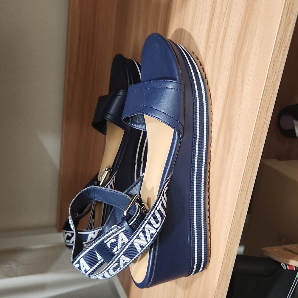 NAUTICA navy blue platform sandal, ankle strap with buckle NWOT size 7 1/2